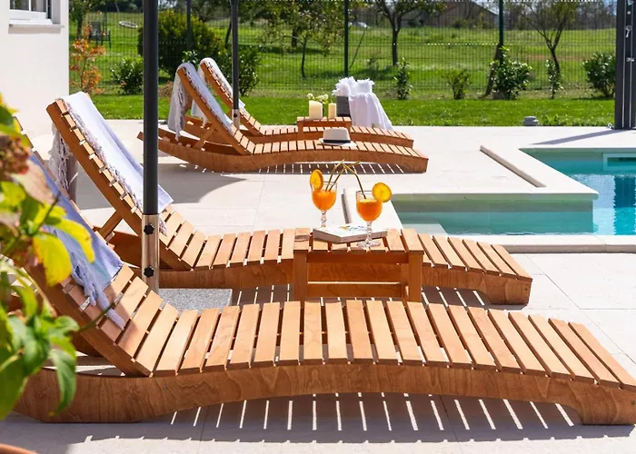 Villa New 2-bedroom Providenca Bajagic